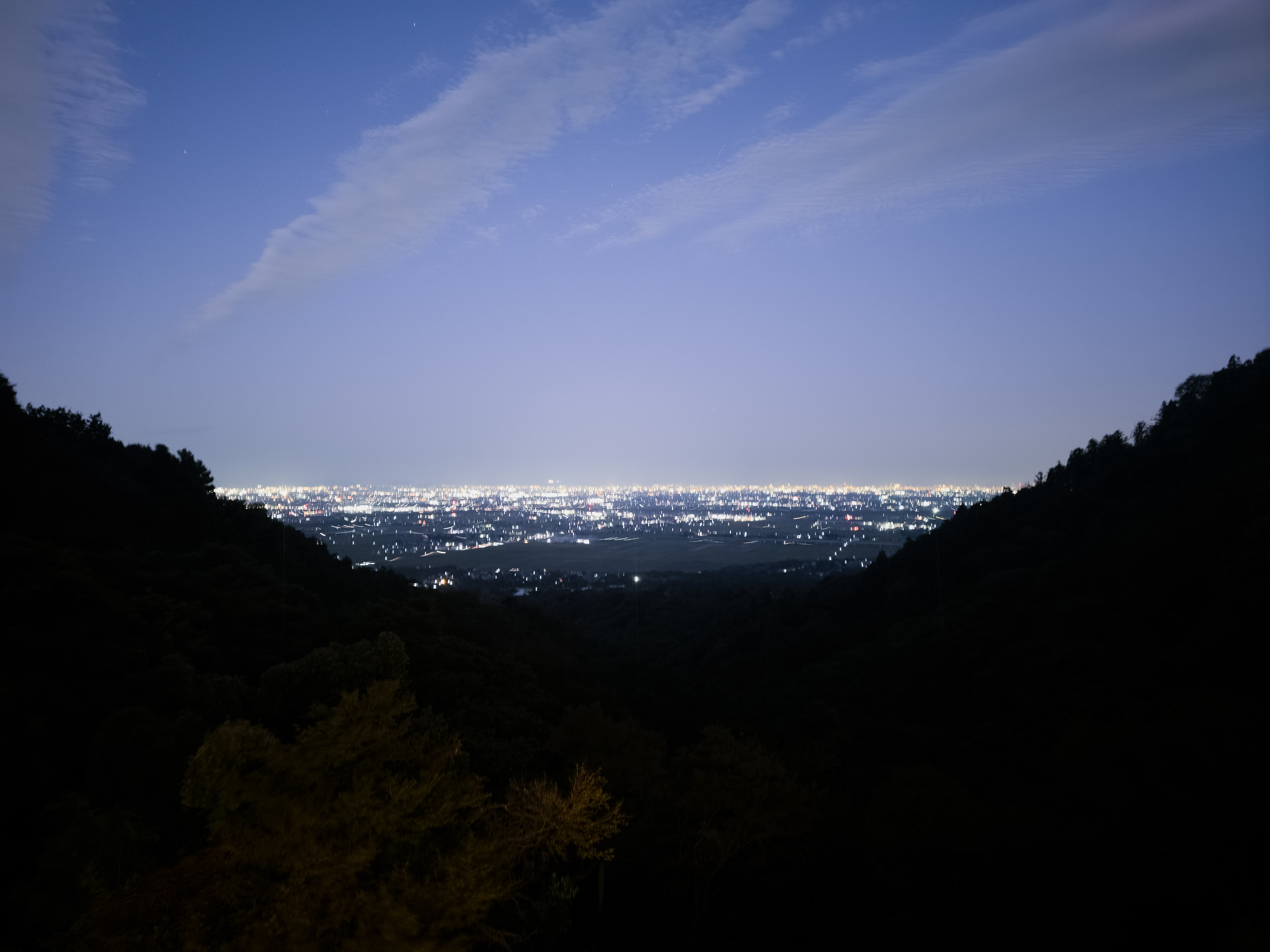 10畳の客室から望む夜景 別の眺め